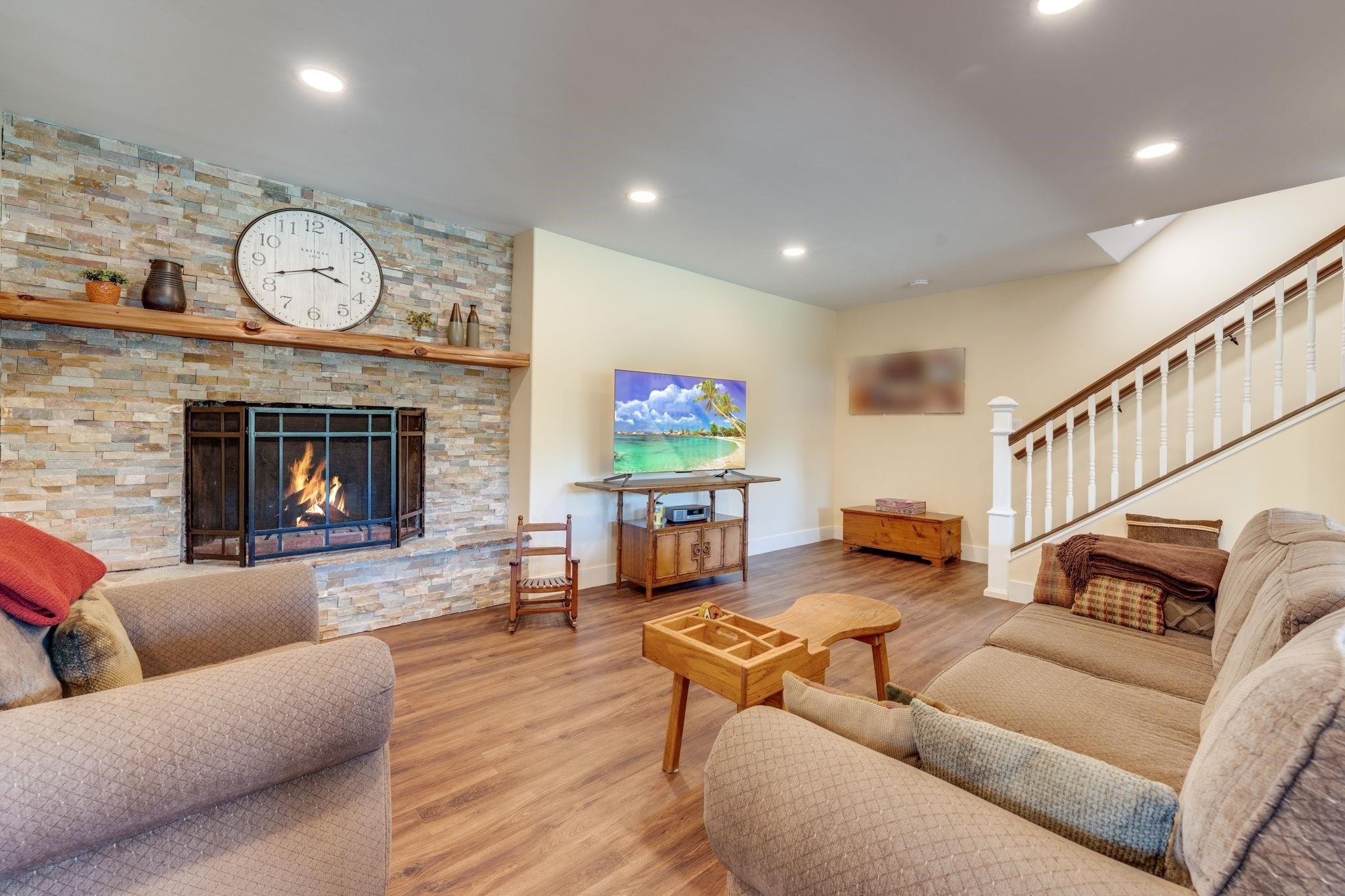 Shingle Springs, California, 95682, United States, 6 Bedrooms Bedrooms, ,2 BathroomsBathrooms,Residential,For Sale,2009241