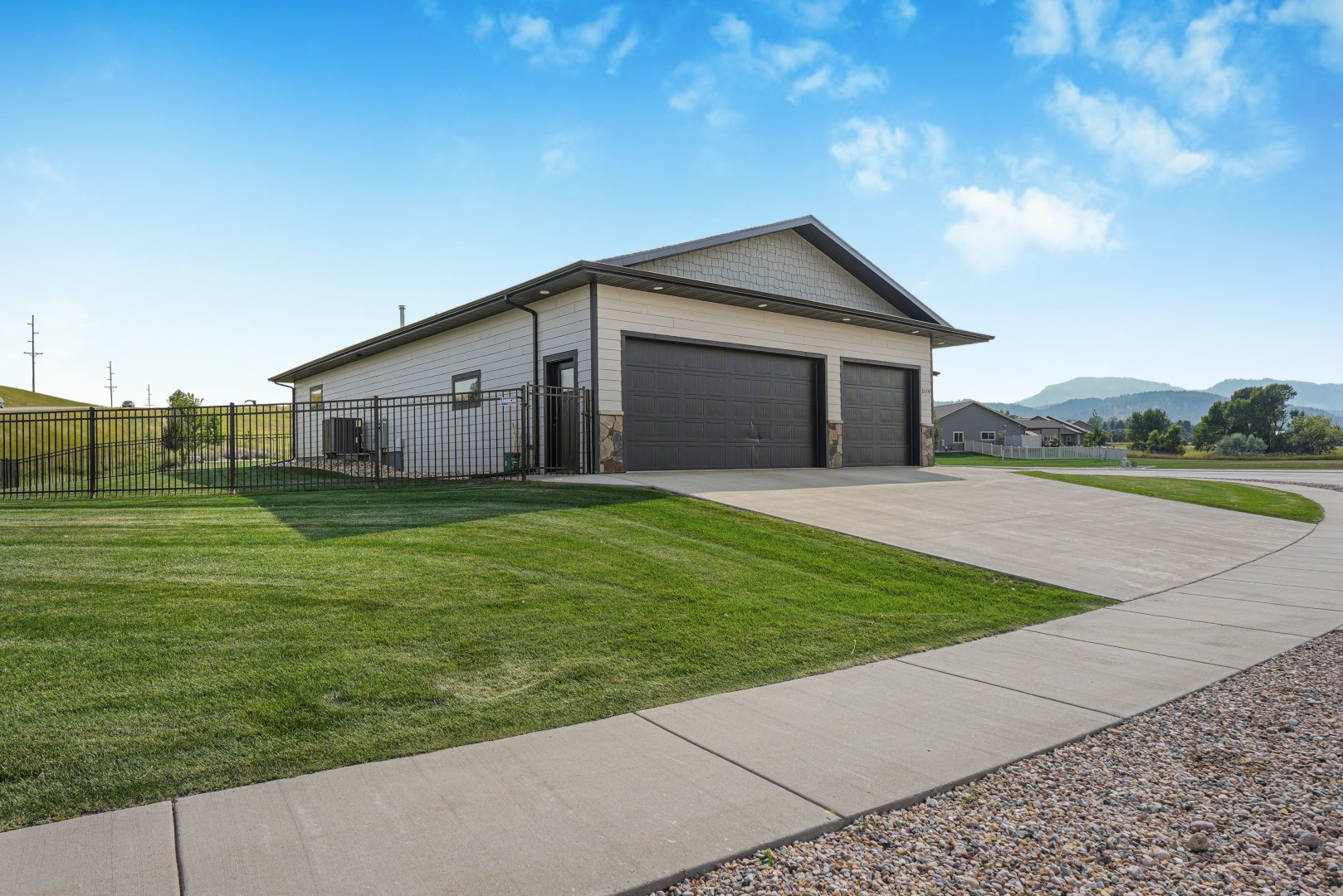 Spearfish, South Dakota, 57783, United States, 3 Bedrooms Bedrooms, ,2 BathroomsBathrooms,Residential,For Sale,1975392