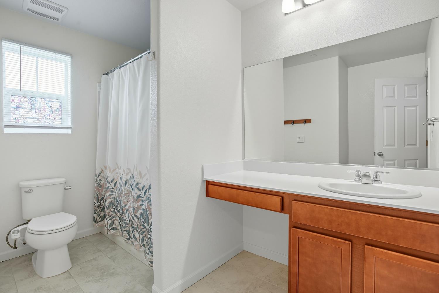 Elk Grove, California, 95758, United States, 3 Bedrooms Bedrooms, ,3 BathroomsBathrooms,Residential,For Sale,1961072