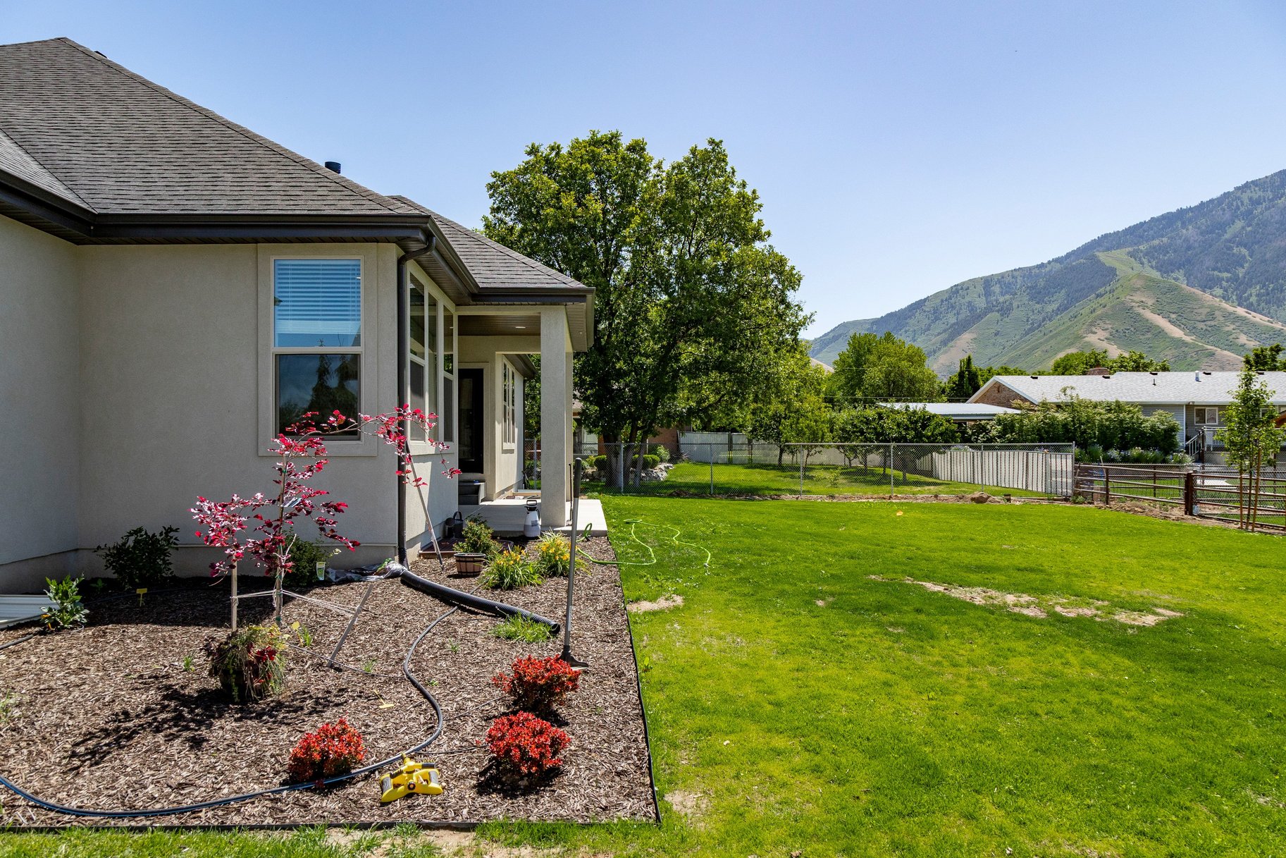  Single-Level Living with Stunning Mapleton Mountain Views - 物件實景