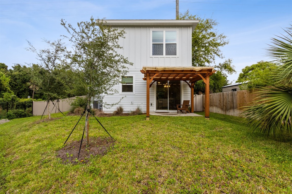 Fernandina Beach, Florida, 32034, United States, 2 Bedrooms Bedrooms, ,2 BathroomsBathrooms,Residential,For Sale,1979520