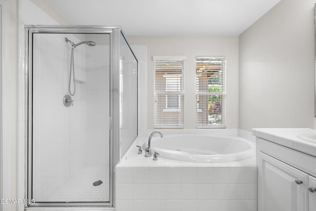 Newbury Park, California, 91320, United States, 4 Bedrooms Bedrooms, ,3 BathroomsBathrooms,Residential,For Sale,1899538