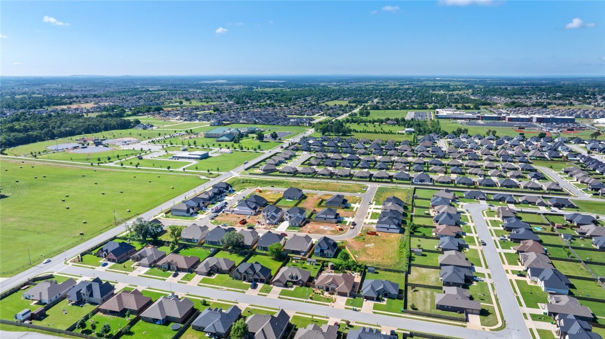 Centerton, Arkansas, 72719, United States, 4 Bedrooms Bedrooms, ,3 BathroomsBathrooms,Residential,For Sale,1890253