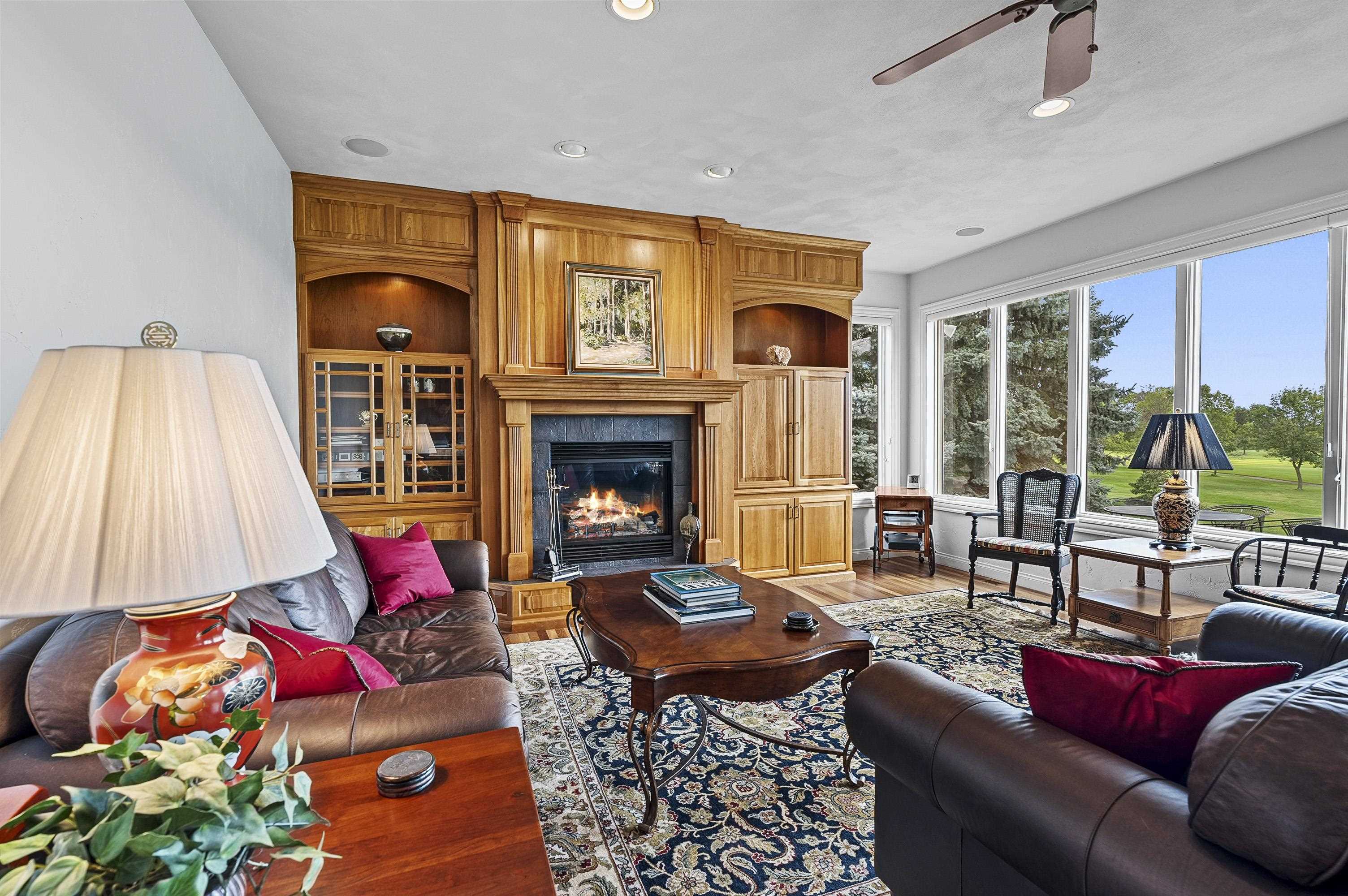 NEENAH, Wisconsin, 54956, United States, 3 Bedrooms Bedrooms, ,3 BathroomsBathrooms,Residential,For Sale,1927222