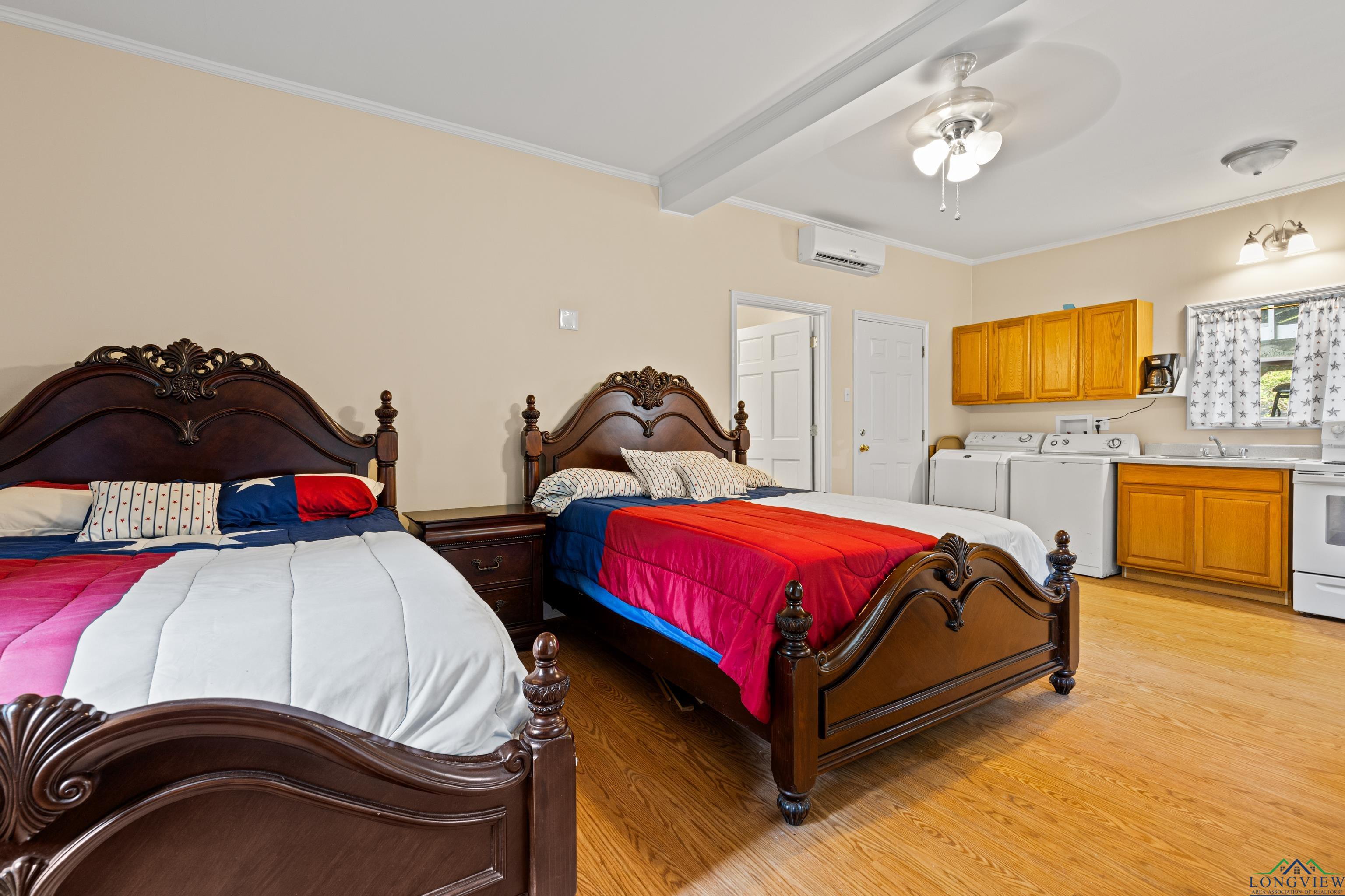 Jefferson, Texas, 75657, United States, 4 Bedrooms Bedrooms, ,5 BathroomsBathrooms,Residential,For Sale,1868474