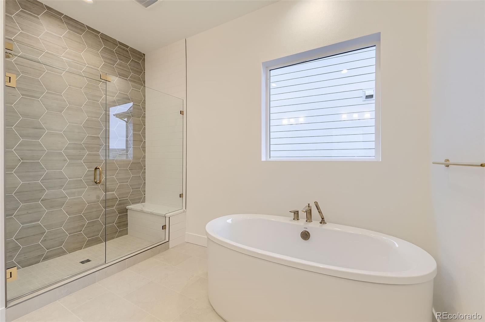 Castle Rock, Colorado, 80104, United States, 3 Bedrooms Bedrooms, ,2 BathroomsBathrooms,Residential,For Sale,1793844