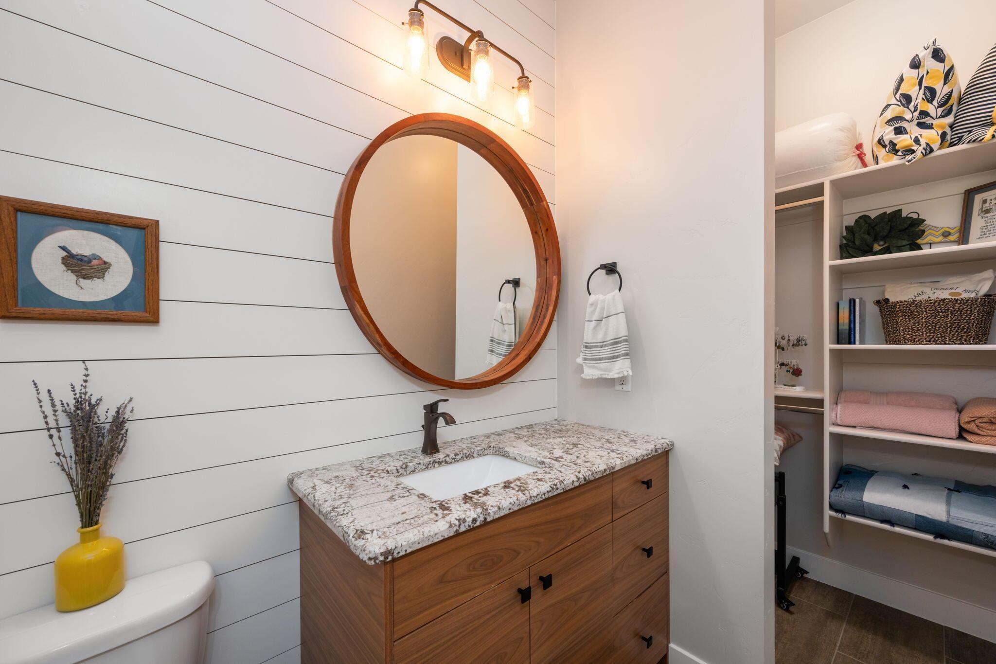 Hurricane, Utah, 84737, United States, 6 Bedrooms Bedrooms, ,6 BathroomsBathrooms,Residential,For Sale,1977381