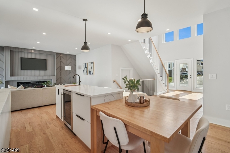 New Providence Boro, New Jersey, 07974, United States, 6 Bedrooms Bedrooms, ,6 BathroomsBathrooms,Residential,For Sale,2001991