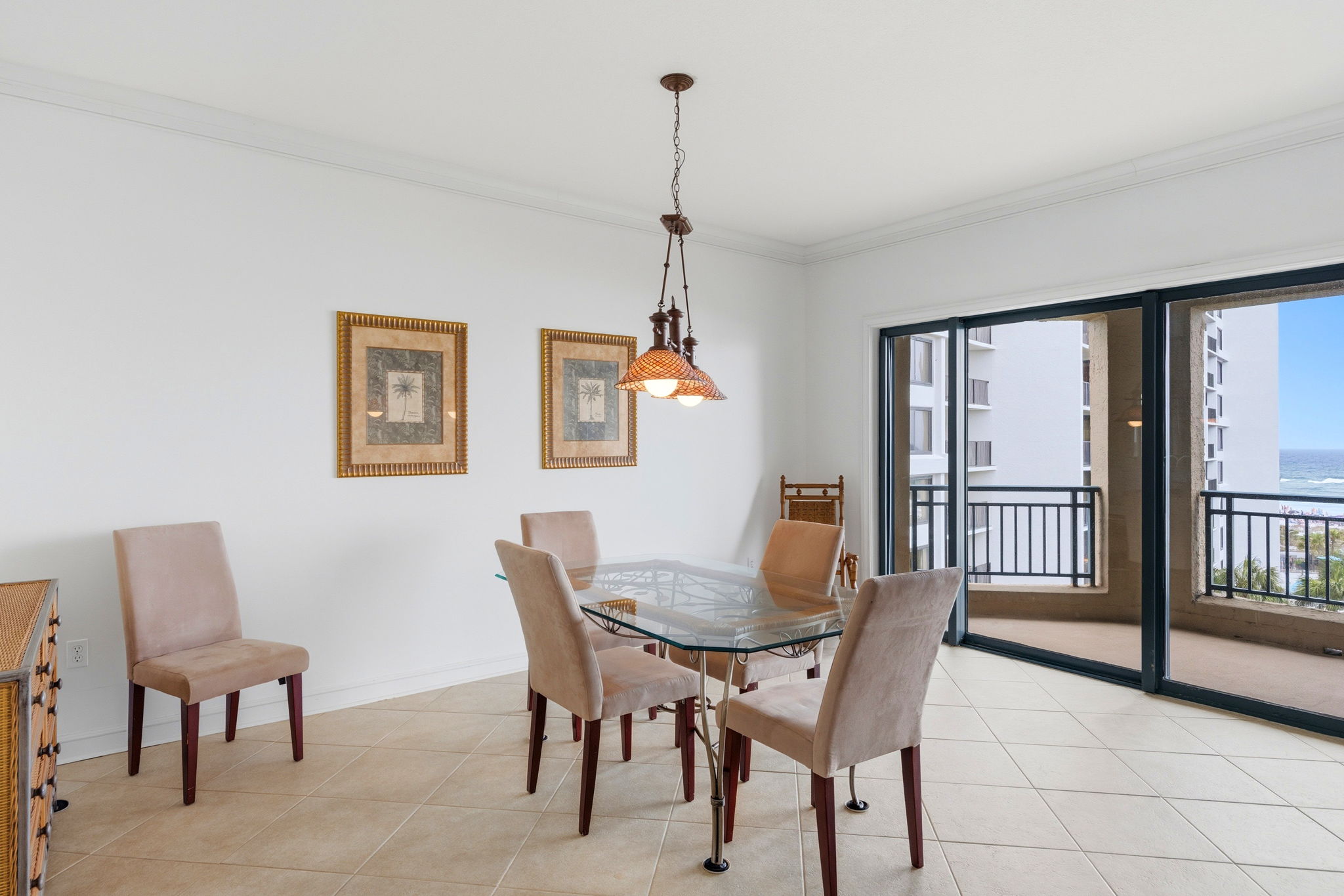 Gulf-Front Condominium with Panoramic Views and Renovation Potential - 物件實景