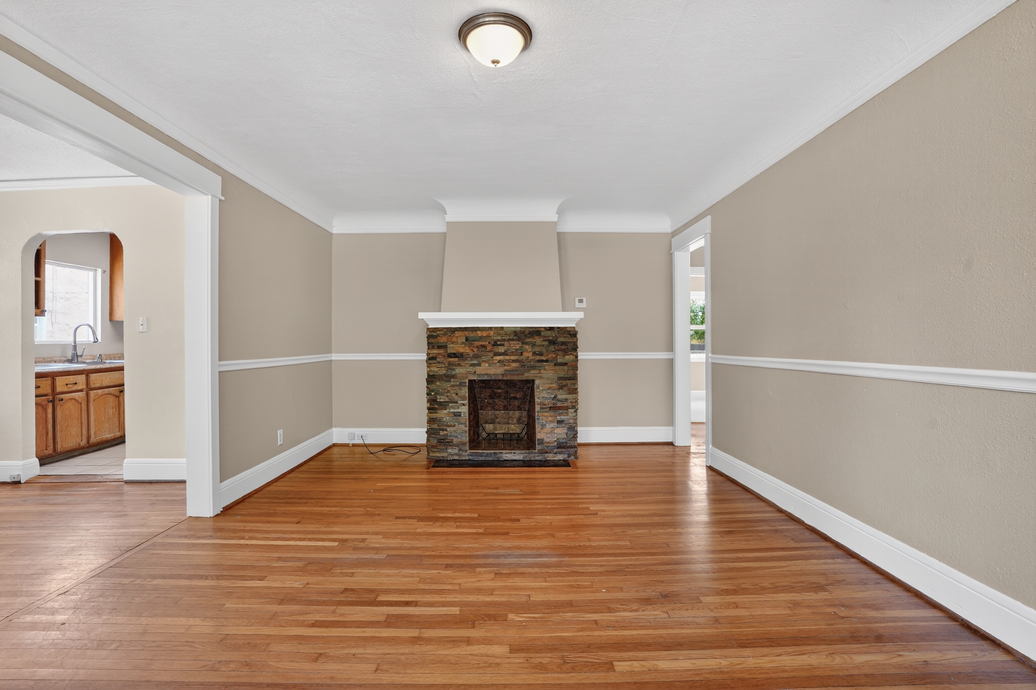  1670 W Poplar St. - 物件實景