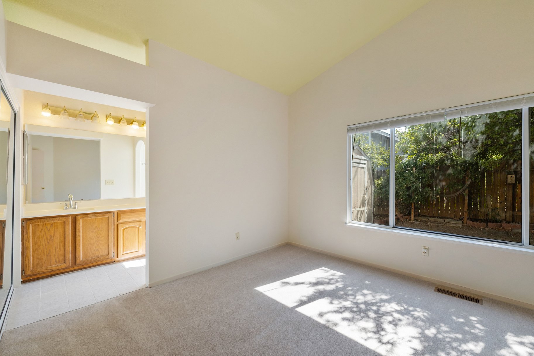  Location Location Location Recently updated perfect starter home - 物件實景