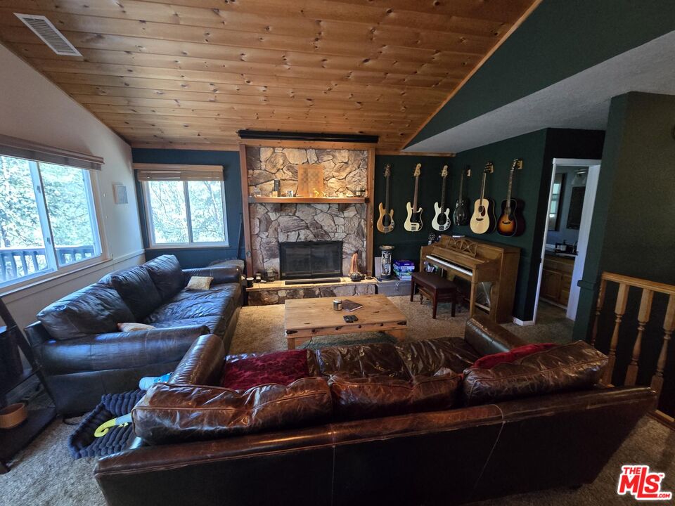 Crestline, California, 92325, United States, 5 Bedrooms Bedrooms, ,3 BathroomsBathrooms,Residential,For Sale,1907137