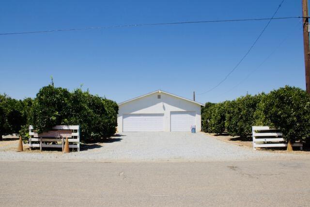 Lindsay, California, 93247, United States, 4 Bedrooms Bedrooms, ,2 BathroomsBathrooms,Residential,For Sale,1982770