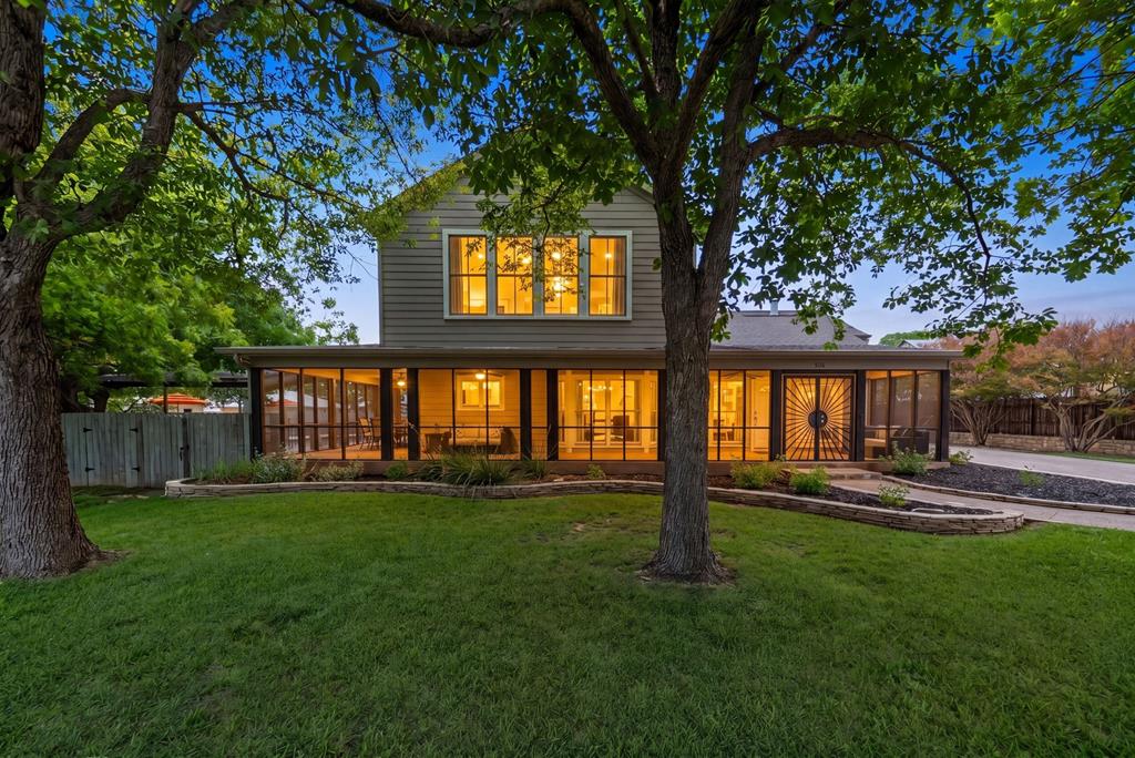 Fredericksburg, Texas, 78624, United States, 6 Bedrooms Bedrooms, ,6 BathroomsBathrooms,Residential,For Sale,2048440