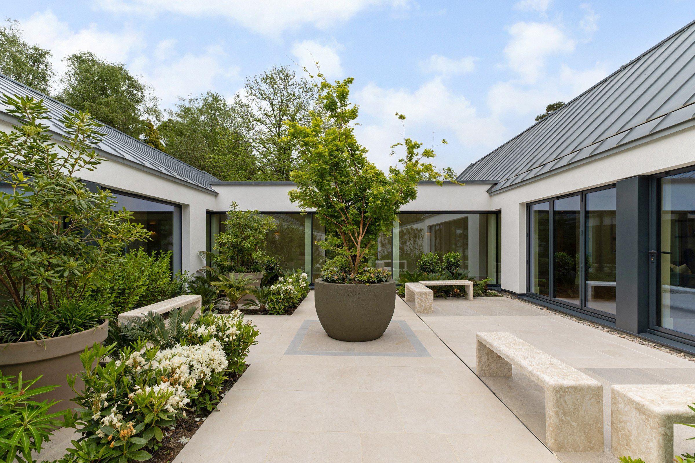  A Contemporary Five-Bedroom House with direct access onto Wentworth golf course - 物件實景