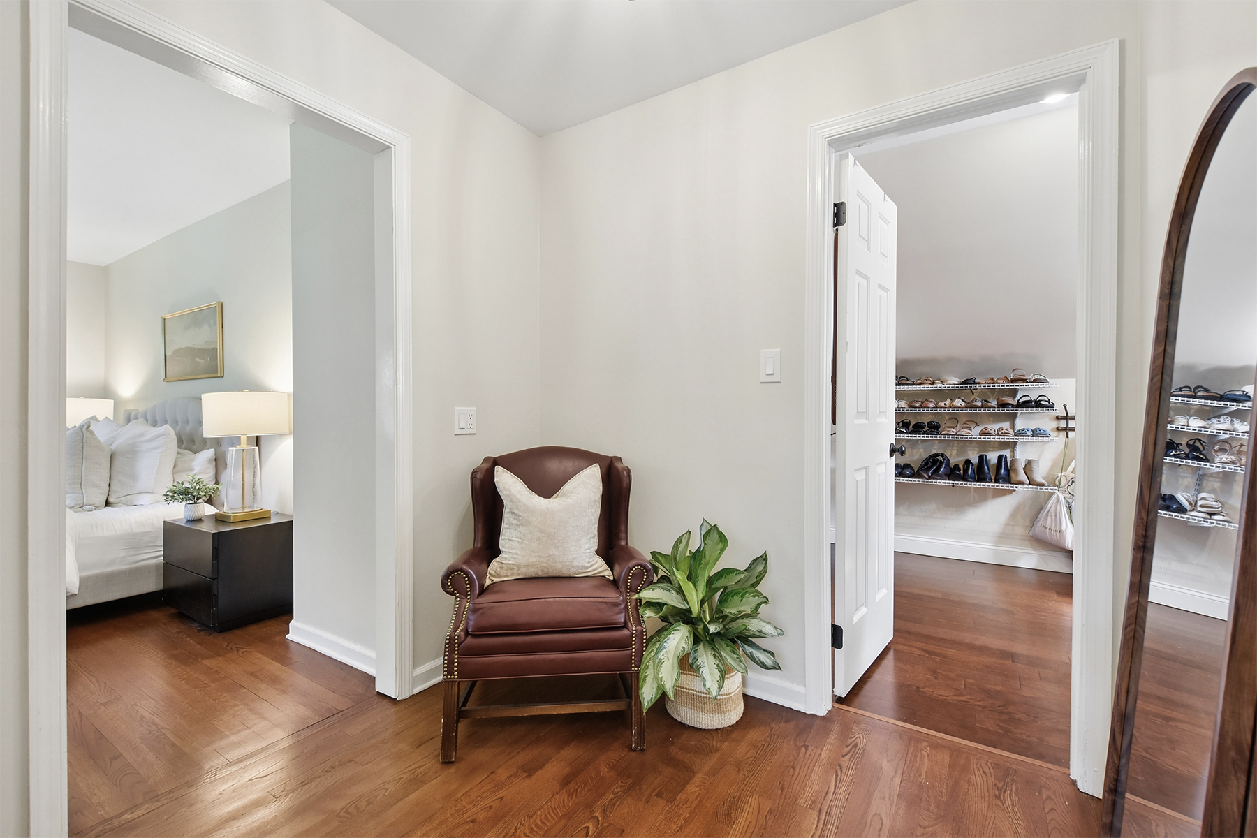  Immaculate Custom Colonial Located on a Traditional Country Setting - 物件實景