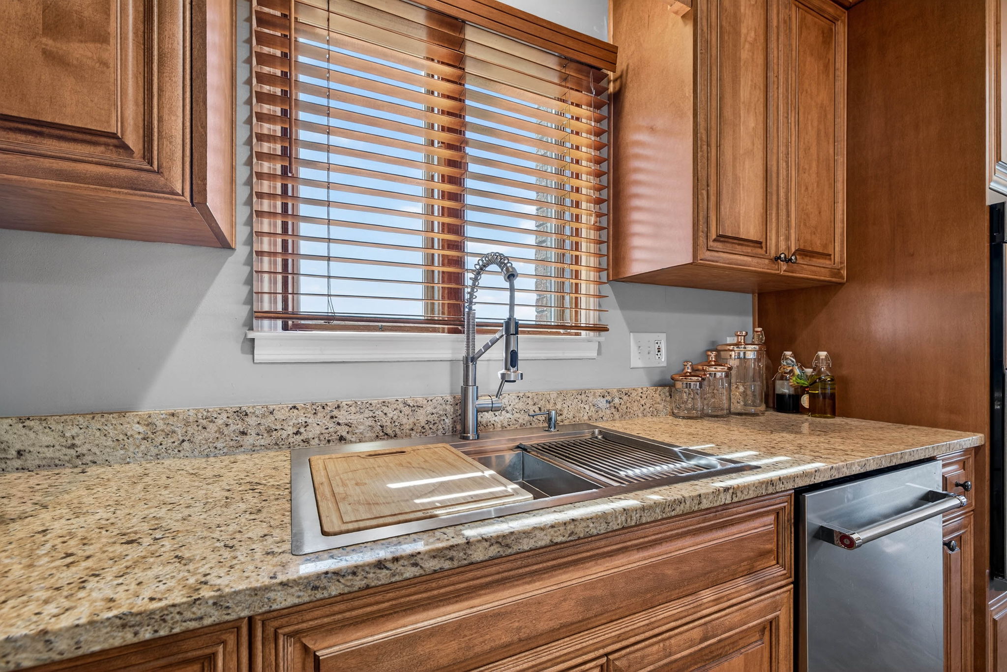 Dade City, Florida, 33525, United States, 4 Bedrooms Bedrooms, ,4 BathroomsBathrooms,Residential,For Sale,2012109