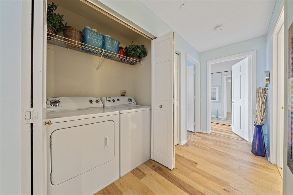 Quincy, Massachusetts, 02171, United States, 2 Bedrooms Bedrooms, ,2 BathroomsBathrooms,Residential,For Sale,1976883