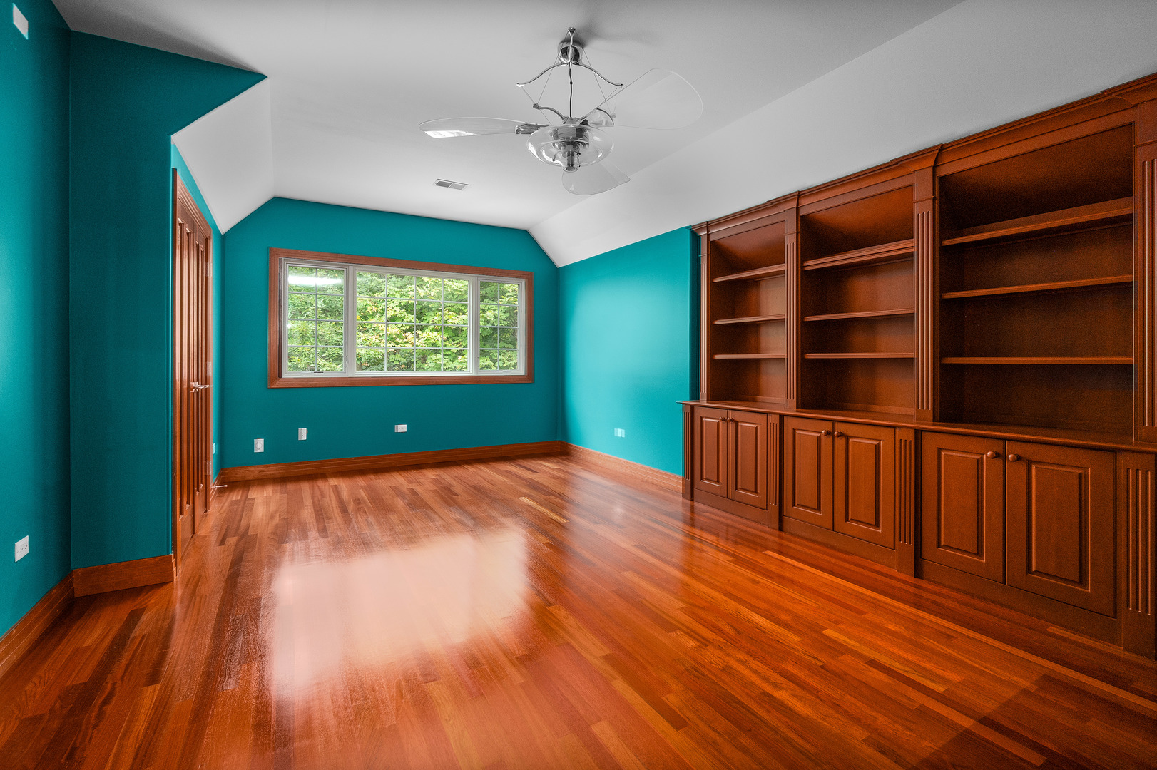 Oswego, Illinois, 60543, United States, 5 Bedrooms Bedrooms, ,7 BathroomsBathrooms,Residential,For Sale,2005370