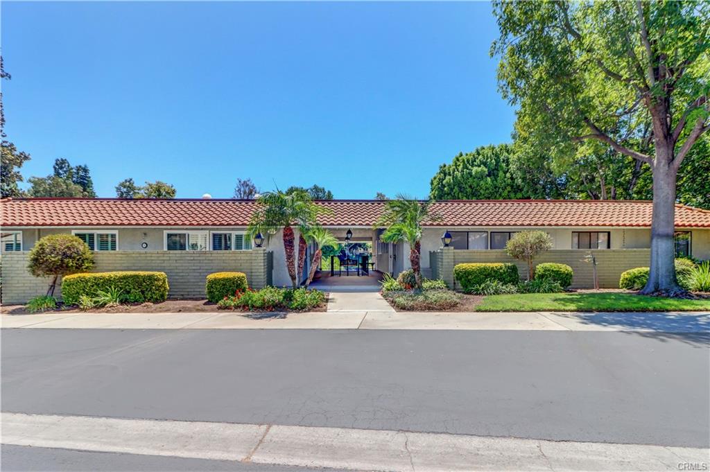Laguna Woods, California, 92637, United States, 2 Bedrooms Bedrooms, ,1 BathroomBathrooms,Residential,For Sale,1943629