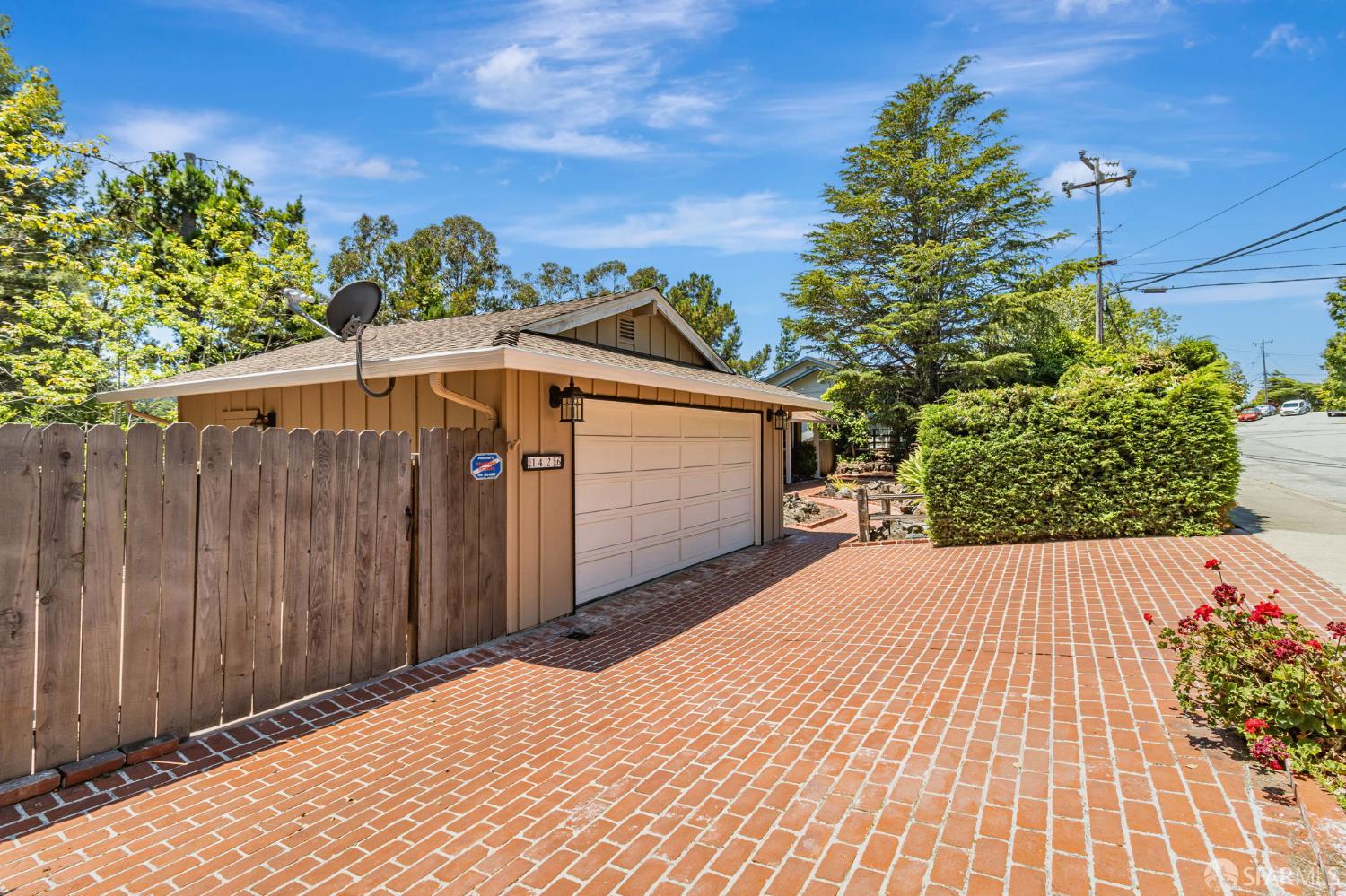 San Mateo, California, 94402, United States, 3 Bedrooms Bedrooms, ,3 BathroomsBathrooms,Residential,For Sale,1895374