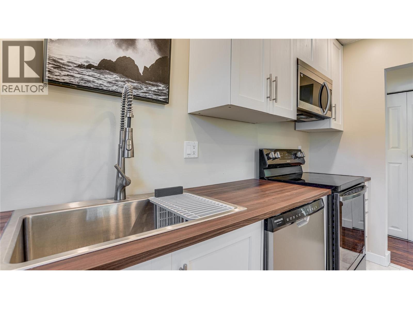 CHASE, British Columbia, V0E 1M0, CA, 5 Bedrooms Bedrooms, ,1 BathroomBathrooms,Residential,For Sale,1918383