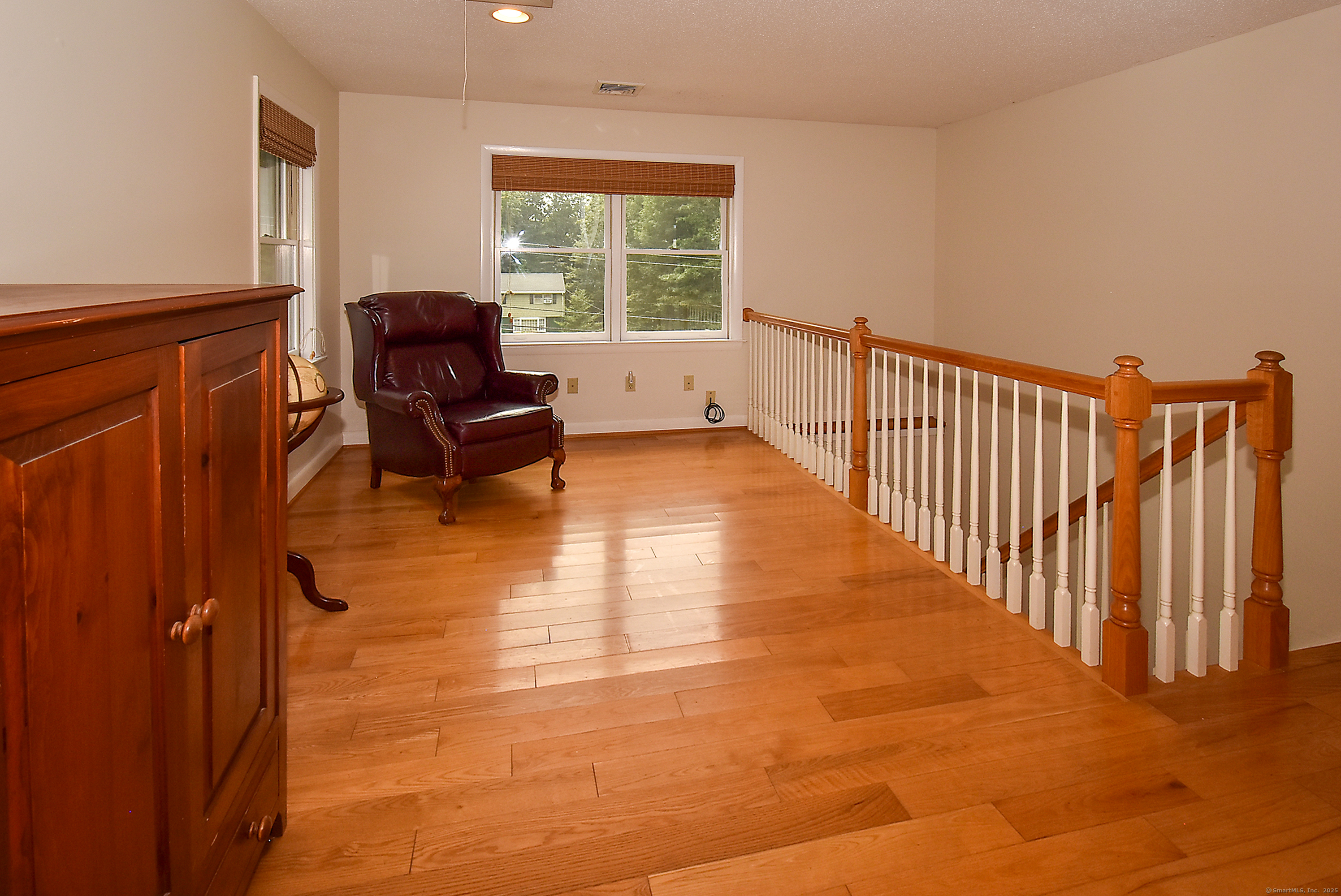 Ellington, Connecticut, 06029, United States, 5 Bedrooms Bedrooms, ,4 BathroomsBathrooms,Residential,For Sale,1911965