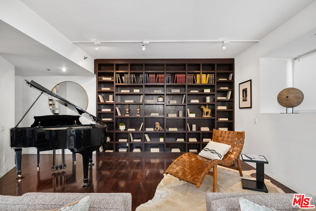 Los Angeles, California, 90024, United States, 2 Bedrooms Bedrooms, ,2 BathroomsBathrooms,Residential,For Sale,1917928