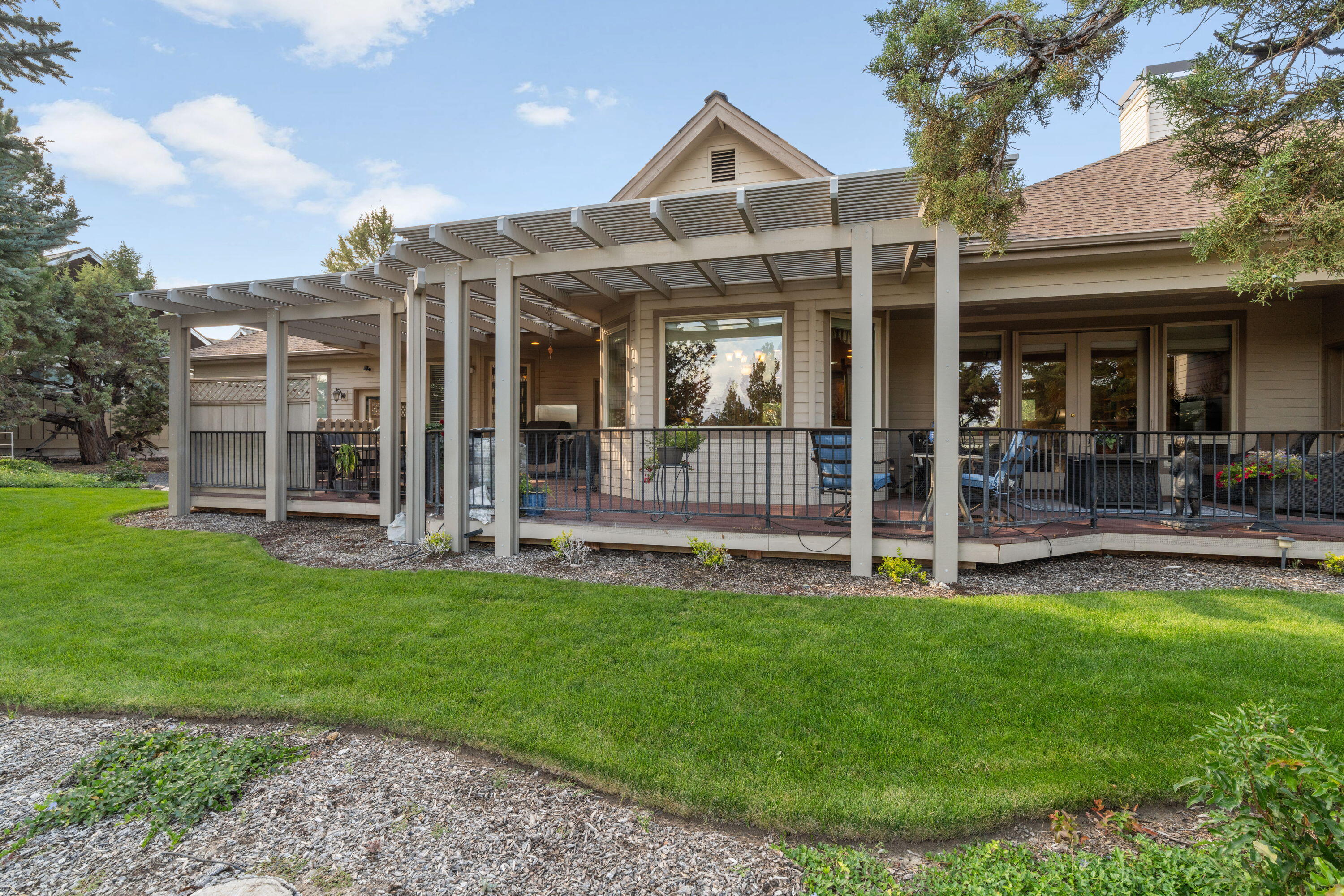Redmond, Oregon, 97756, United States, 3 Bedrooms Bedrooms, ,3 BathroomsBathrooms,Residential,For Sale,1926997