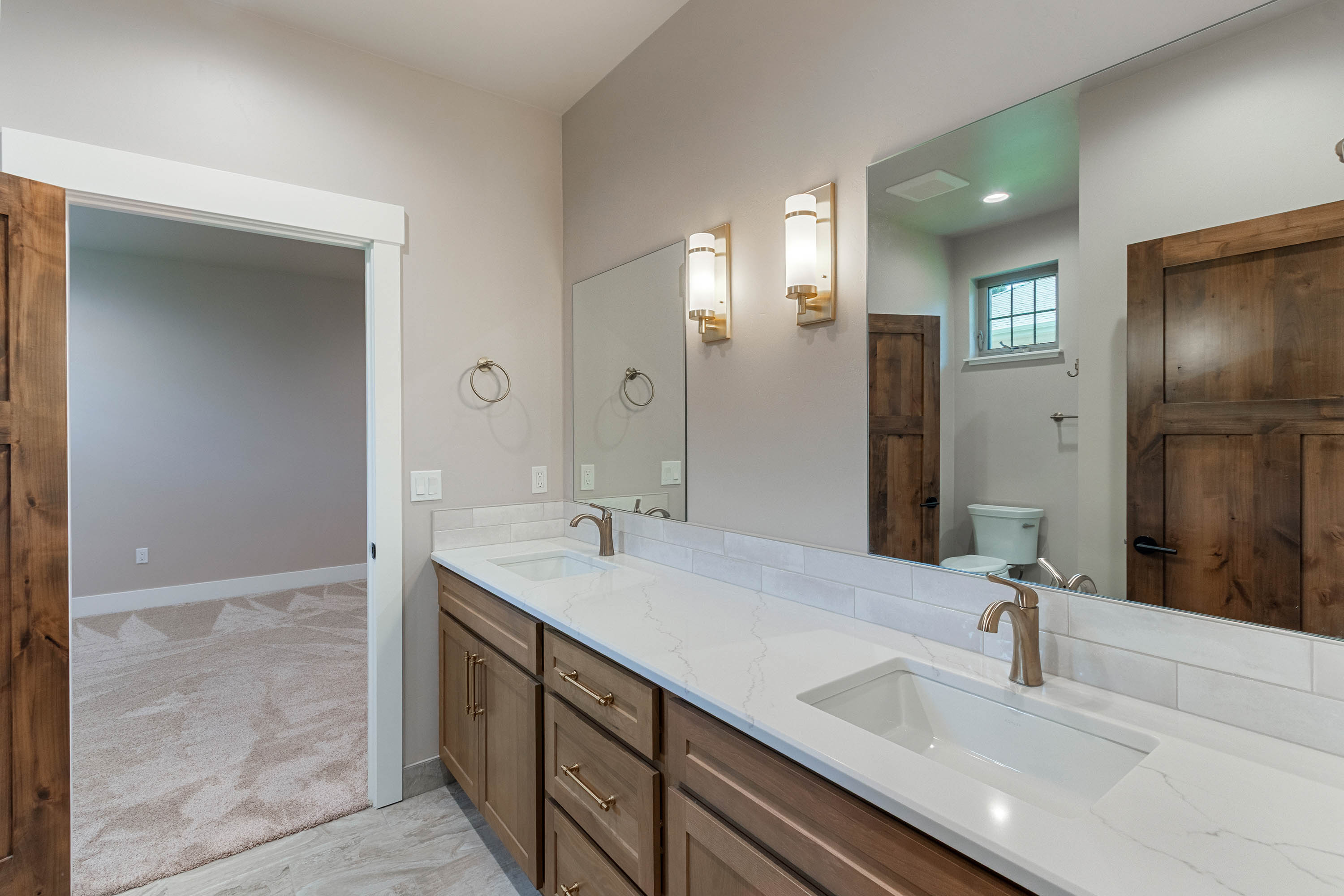 Dover, Idaho, 83825, United States, 3 Bedrooms Bedrooms, ,2 BathroomsBathrooms,Residential,For Sale,2032287