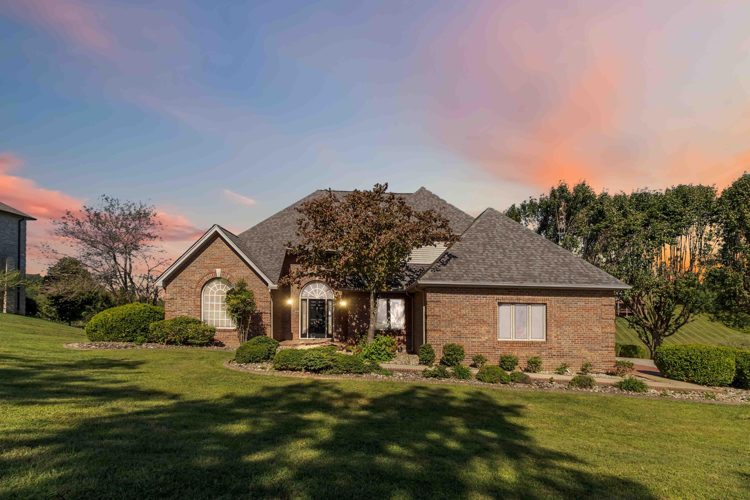 London, Kentucky, 40744, United States, 5 Bedrooms Bedrooms, ,4 BathroomsBathrooms,Residential,For Sale,2006451