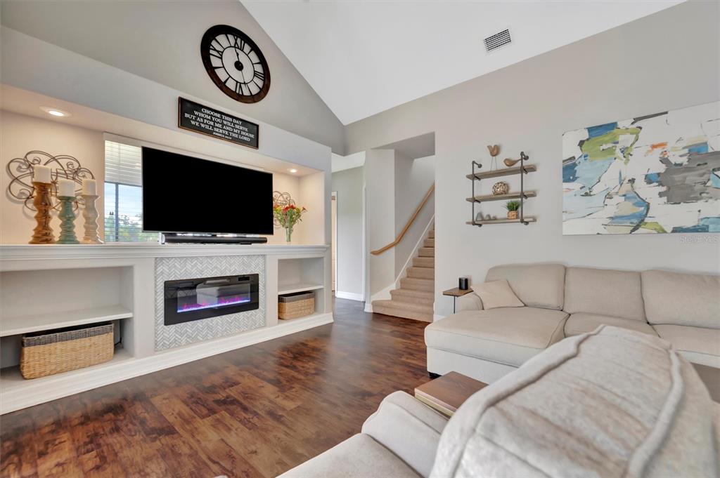 Bradenton, Florida, 34212, United States, 3 Bedrooms Bedrooms, ,4 BathroomsBathrooms,Residential,For Sale,1910869