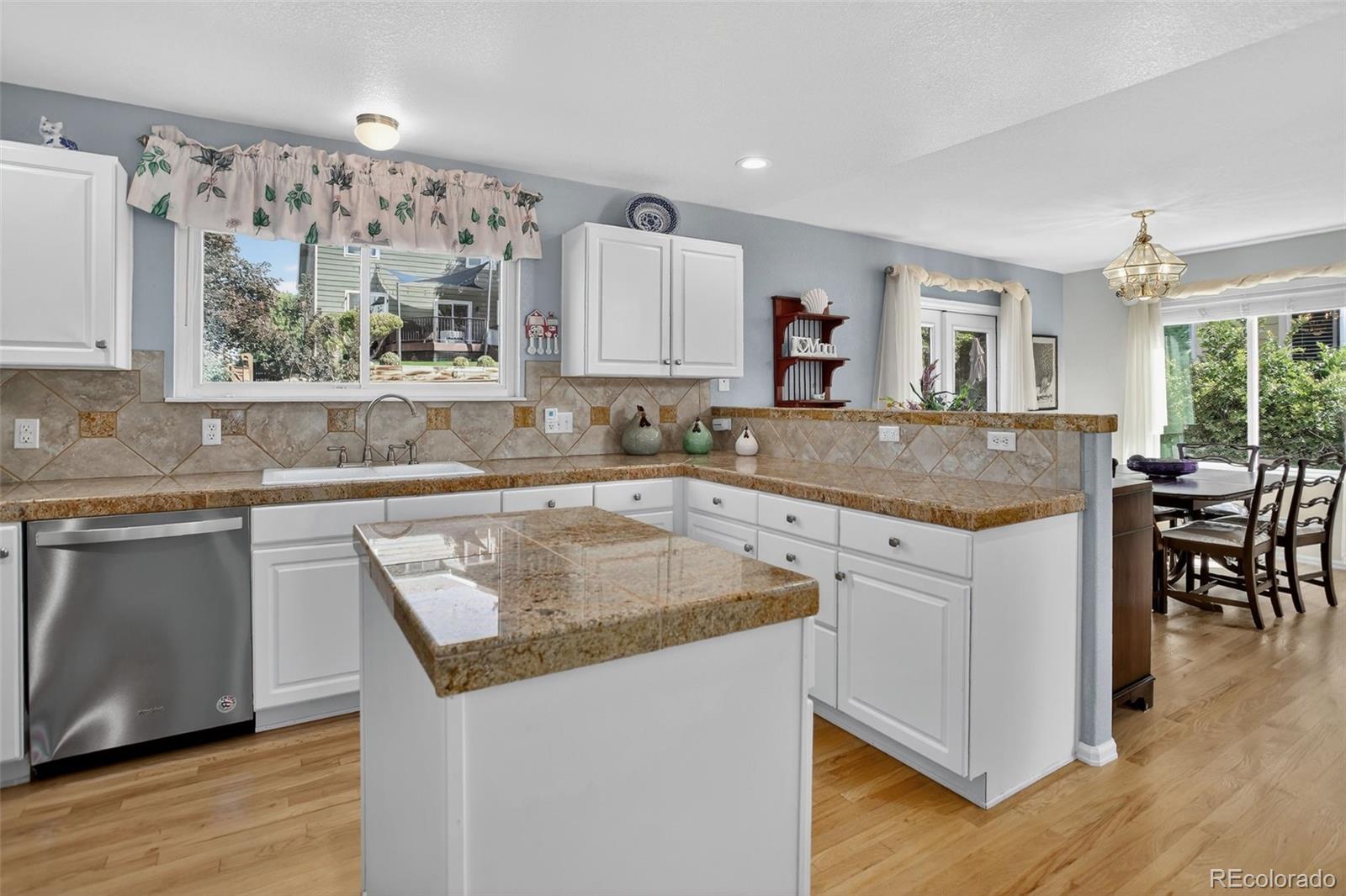 Highlands Ranch, Colorado, 80129, United States, 3 Bedrooms Bedrooms, ,3 BathroomsBathrooms,Residential,For Sale,1938652