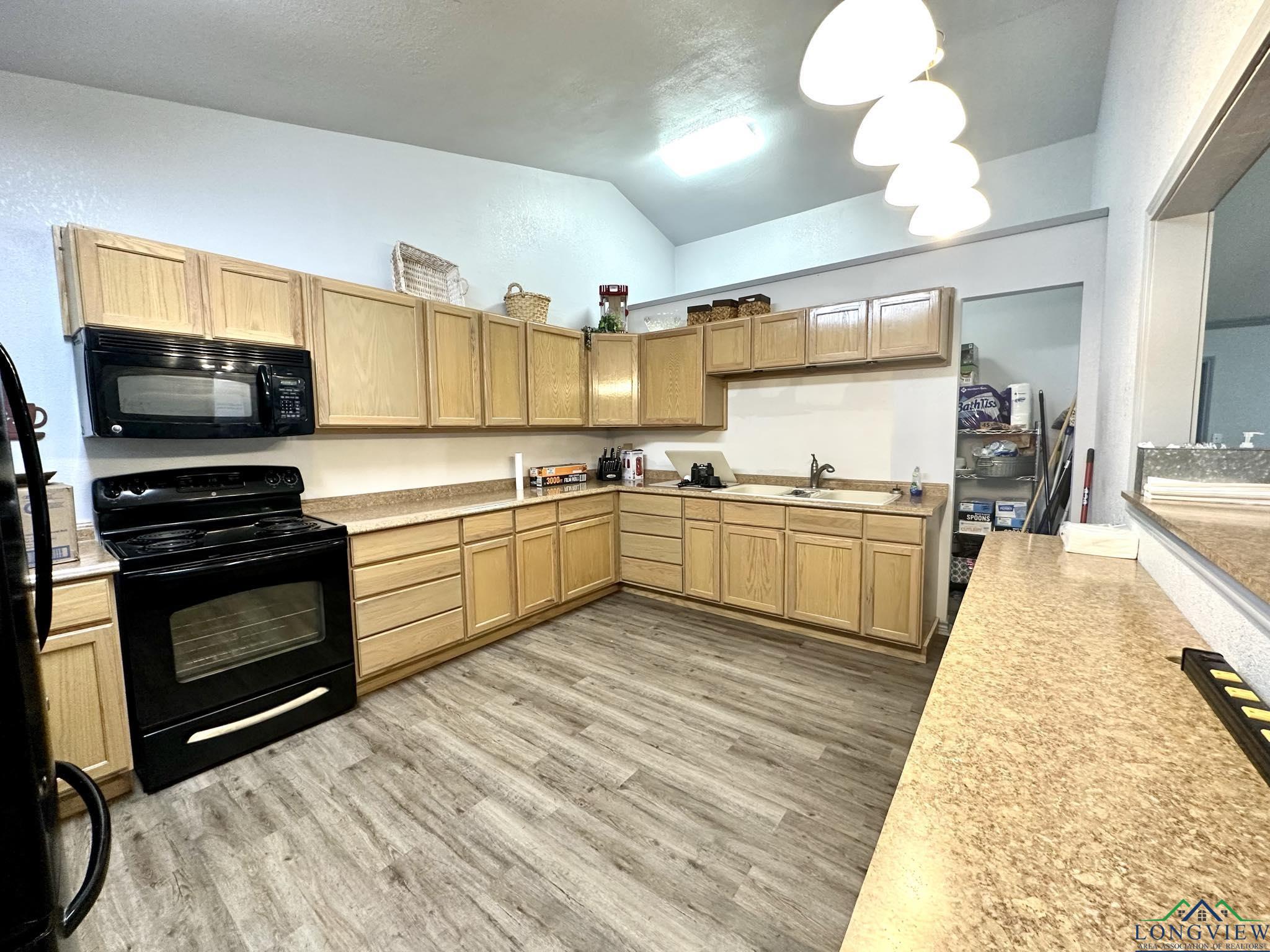 Mineola, Texas, 75773, United States, ,Residential,For Sale,1924942