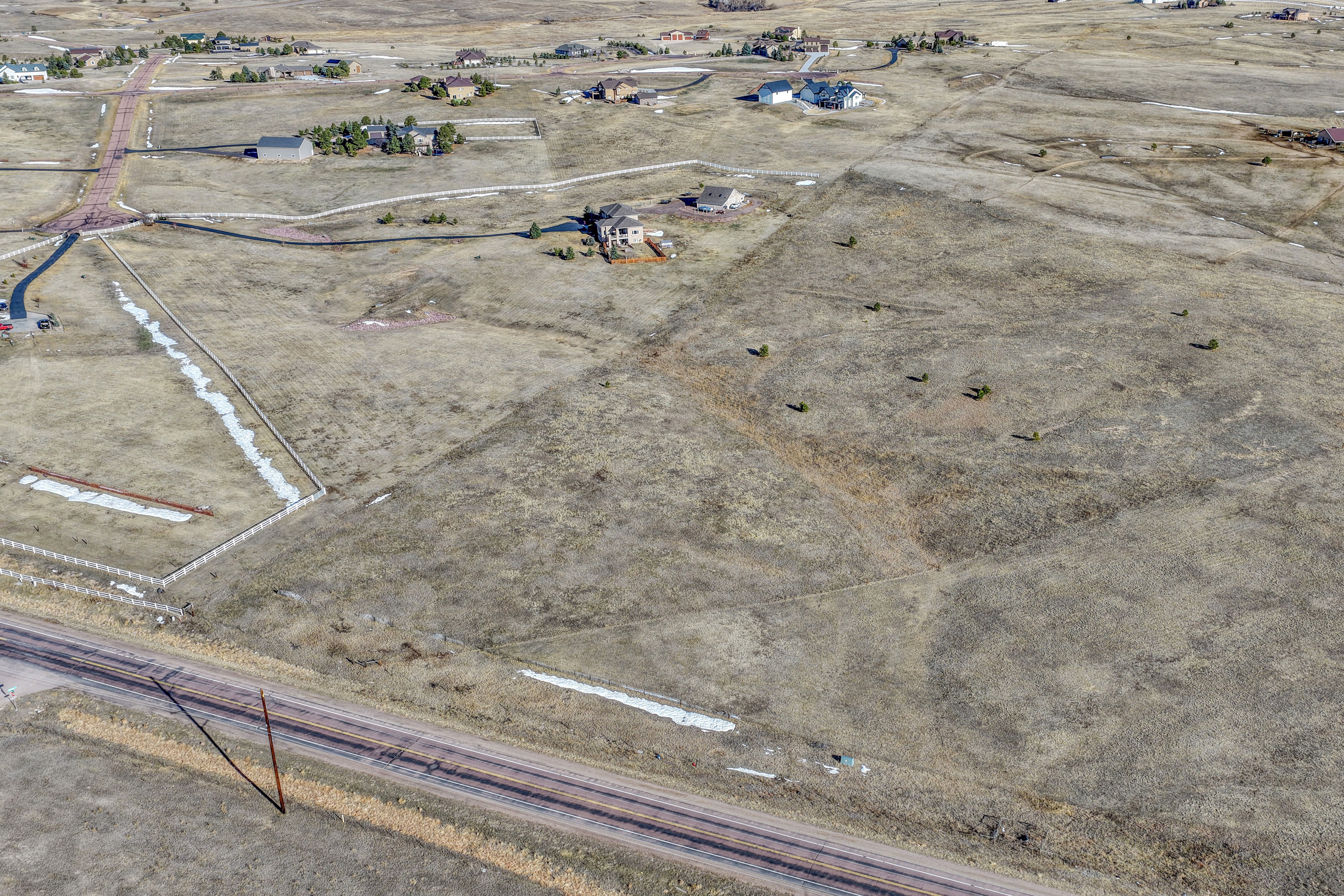  5 acres with mountain views in sought after Black Forest - 物件實景