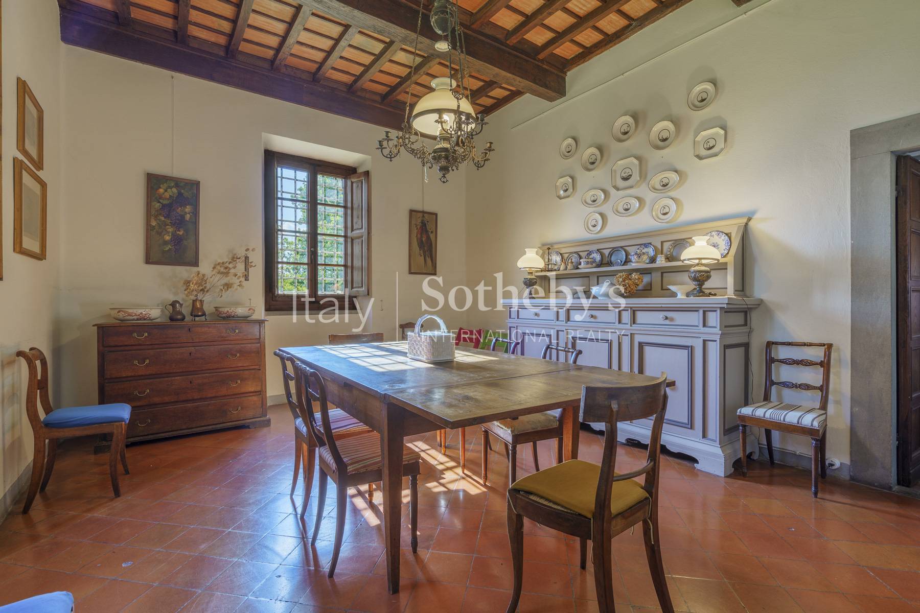  Prestigious estate with private pool - 物件實景