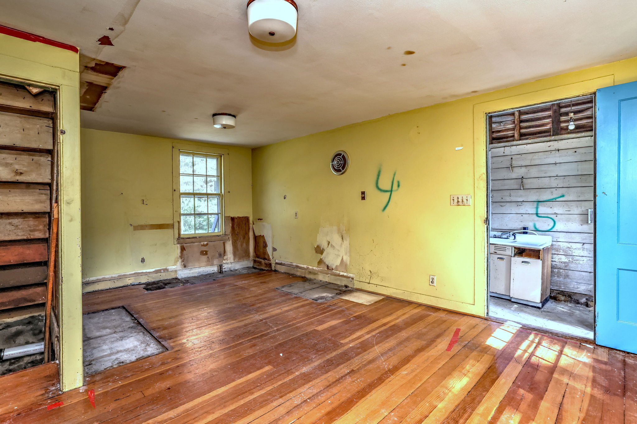 Madison, Connecticut, 06443, United States, 3 Bedrooms Bedrooms, ,1 BathroomBathrooms,Residential,For Sale,1989641