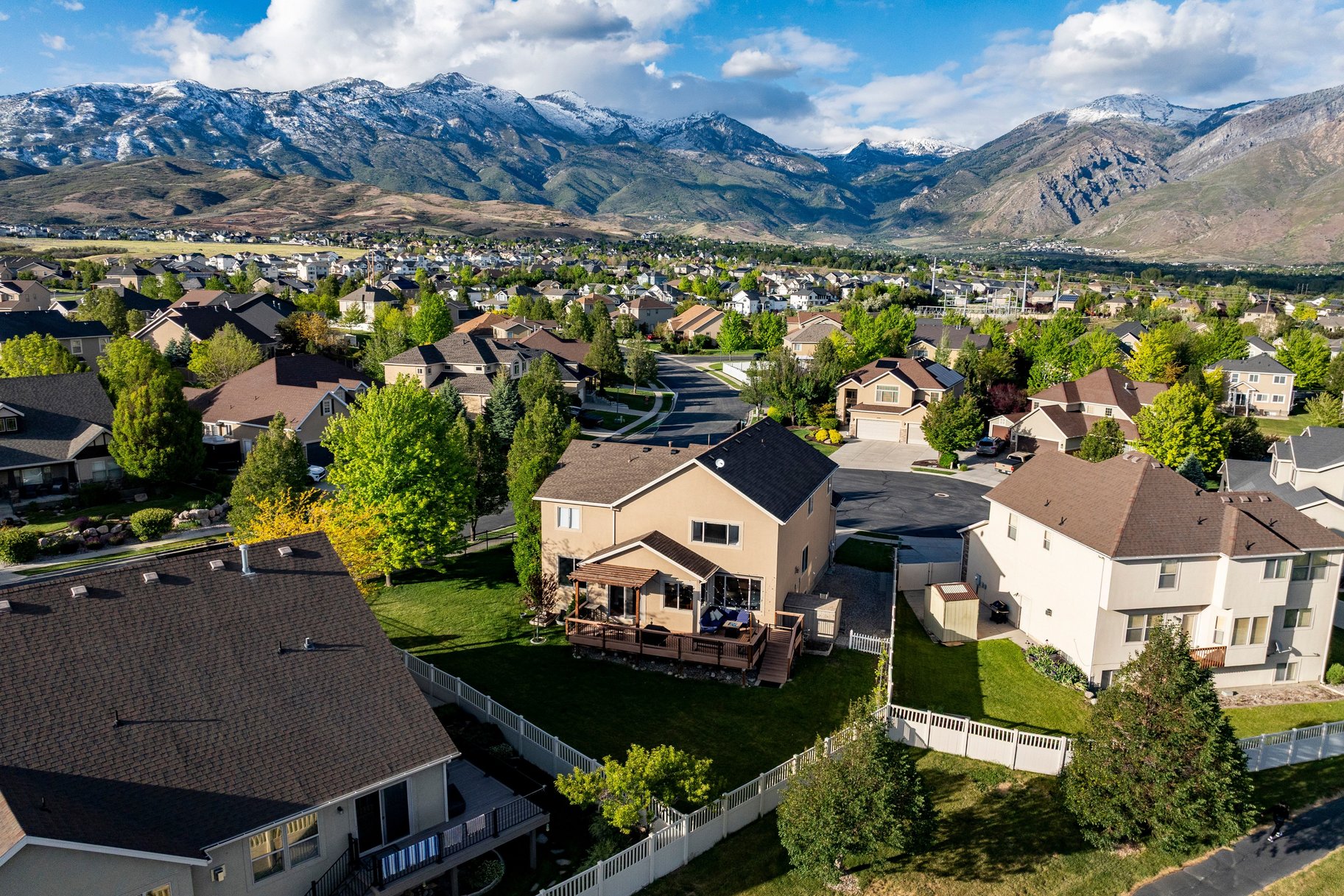  Family Home on Quiet Highland Cul-de-Sac with Incredible Views - 物件實景