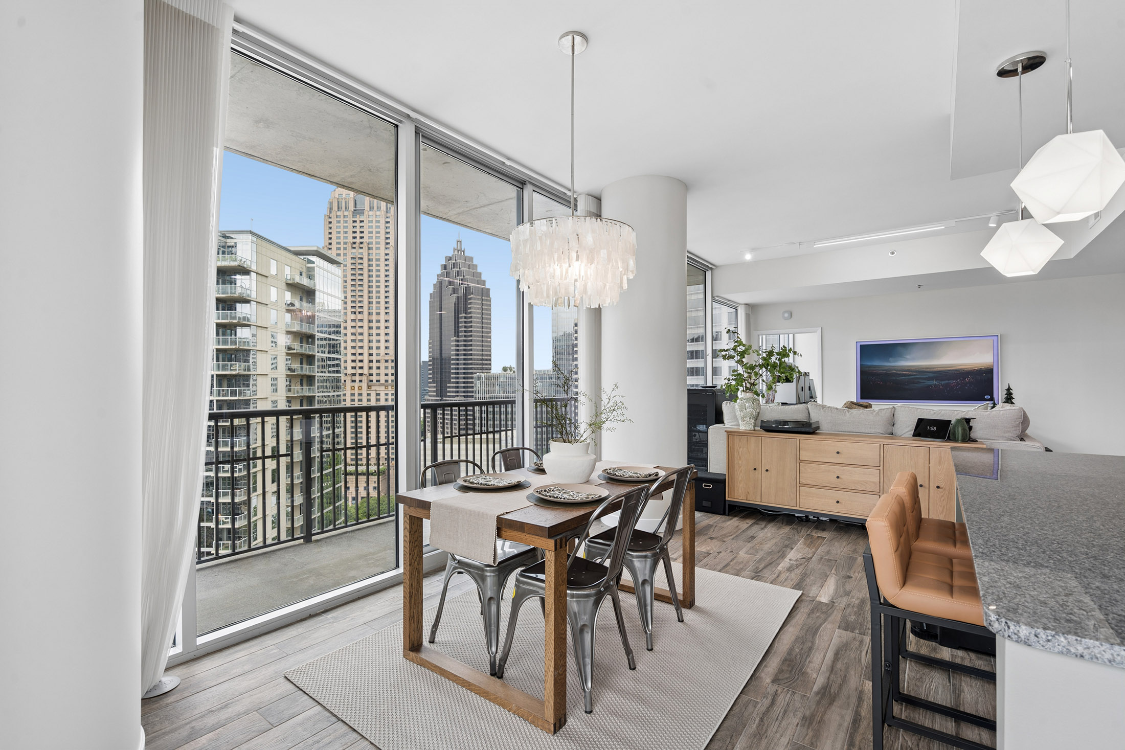  Stunning Southwest Views from Corner Residence at 1010 Midtown - 物件實景