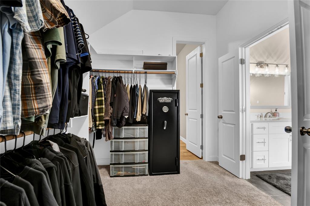 Weatherford, Texas, 76088, United States, 4 Bedrooms Bedrooms, ,3 BathroomsBathrooms,Residential,For Sale,2006084