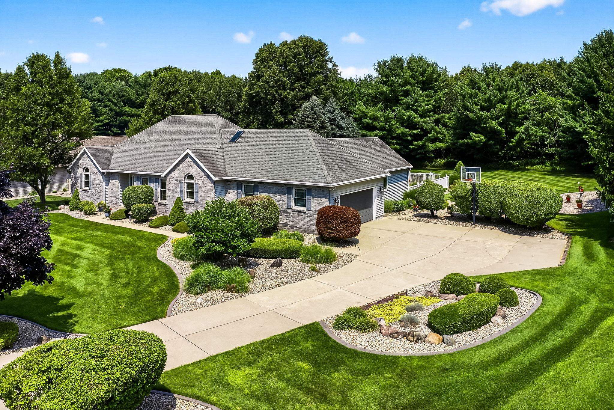 Elkhart, Indiana, 46514, United States, 3 Bedrooms Bedrooms, ,3 BathroomsBathrooms,Residential,For Sale,1919905