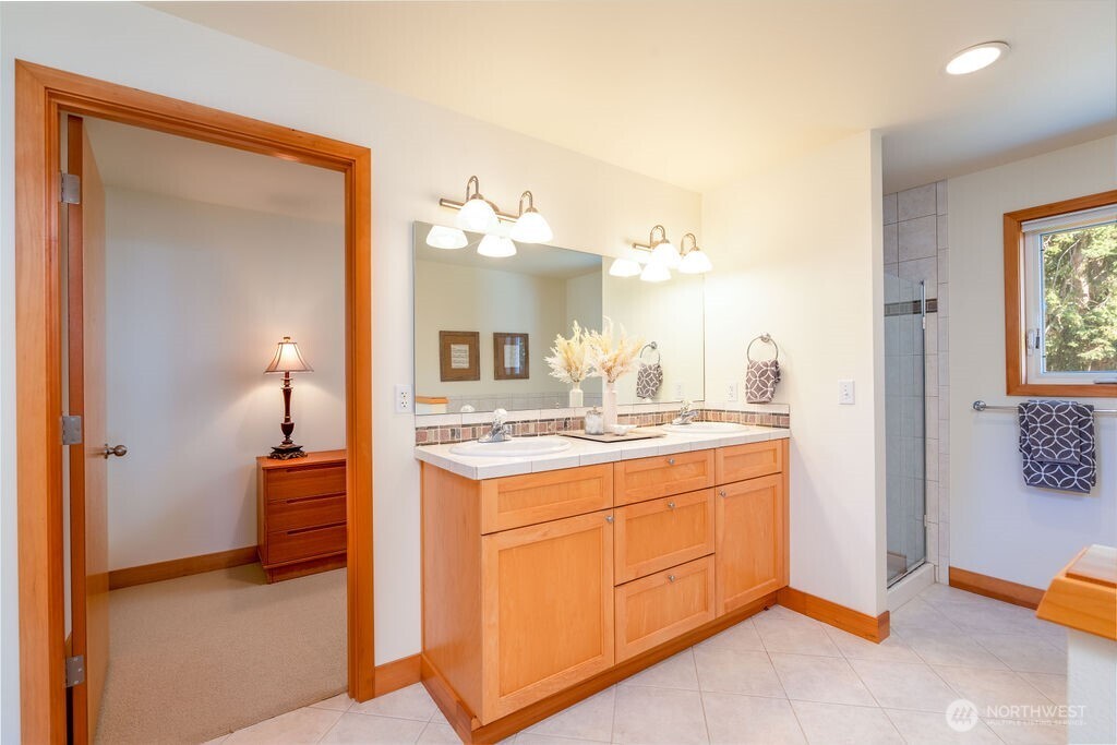 Hat Island, Washington, 98206, United States, 3 Bedrooms Bedrooms, ,1 BathroomBathrooms,Residential,For Sale,1974071