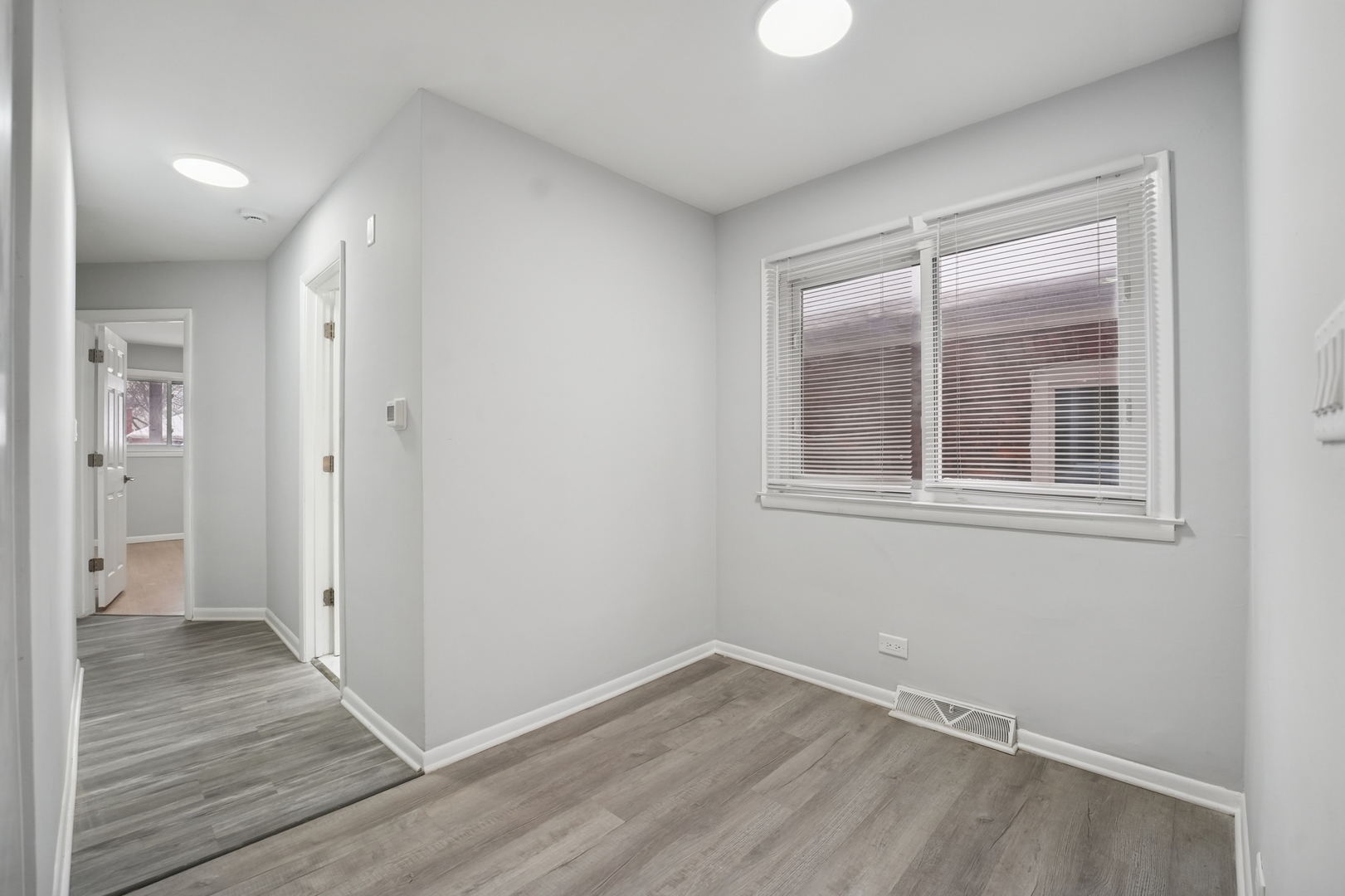 Cicero, Illinois, 60804, United States, 8 Bedrooms Bedrooms, ,Residential,For Sale,2000949