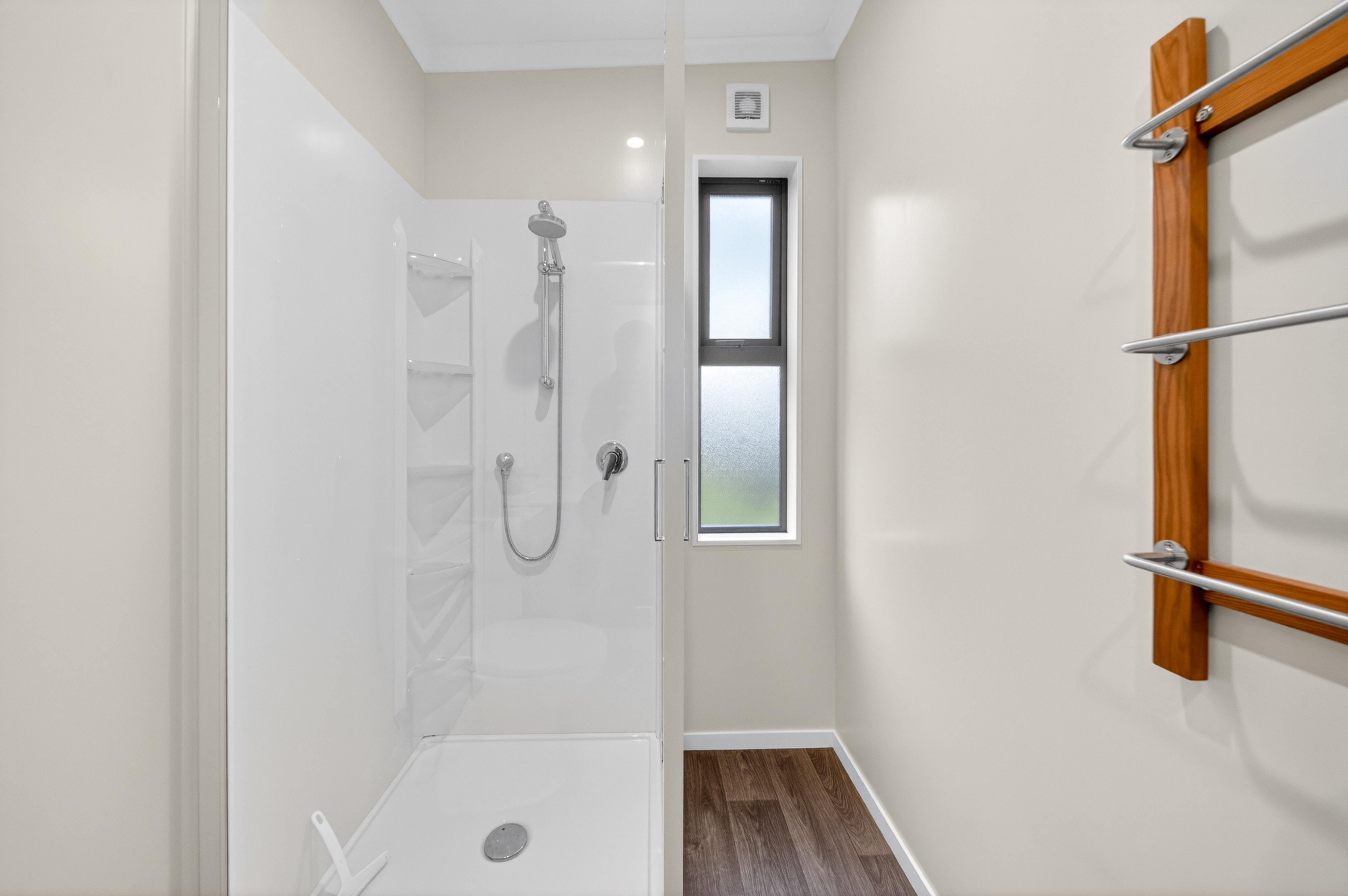  Bright, Modern Living with Private Appeal - 物件實景