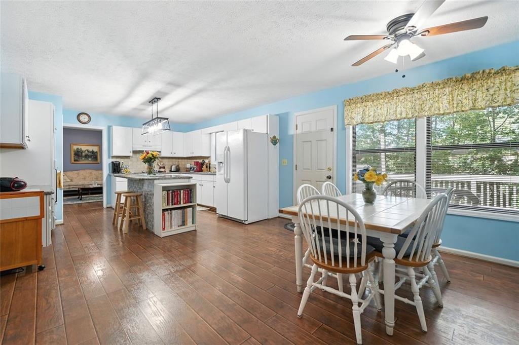 Roswell, Georgia, 30076, United States, 5 Bedrooms Bedrooms, ,4 BathroomsBathrooms,Residential,For Sale,1917059