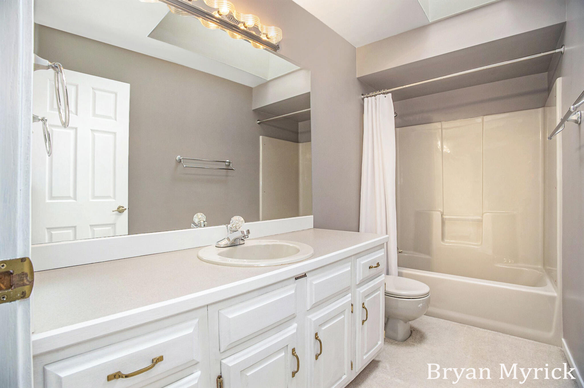 Holland, Michigan, 49424, United States, 4 Bedrooms Bedrooms, ,4 BathroomsBathrooms,Residential,For Sale,1838829