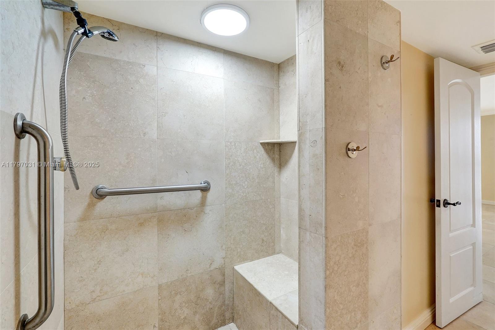 Aventura, Florida, 33180, United States, 4 Bedrooms Bedrooms, ,5 BathroomsBathrooms,Residential,For Sale,1796989
