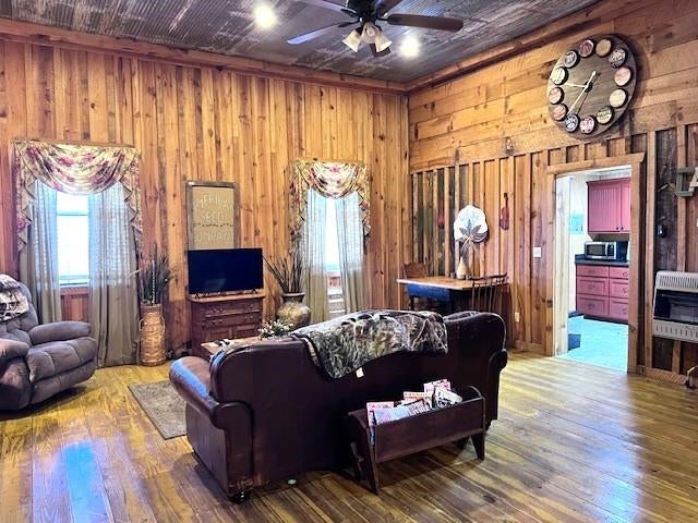 Mountain View, Arkansas, 72560, United States, 3 Bedrooms Bedrooms, ,2 BathroomsBathrooms,Residential,For Sale,1792514