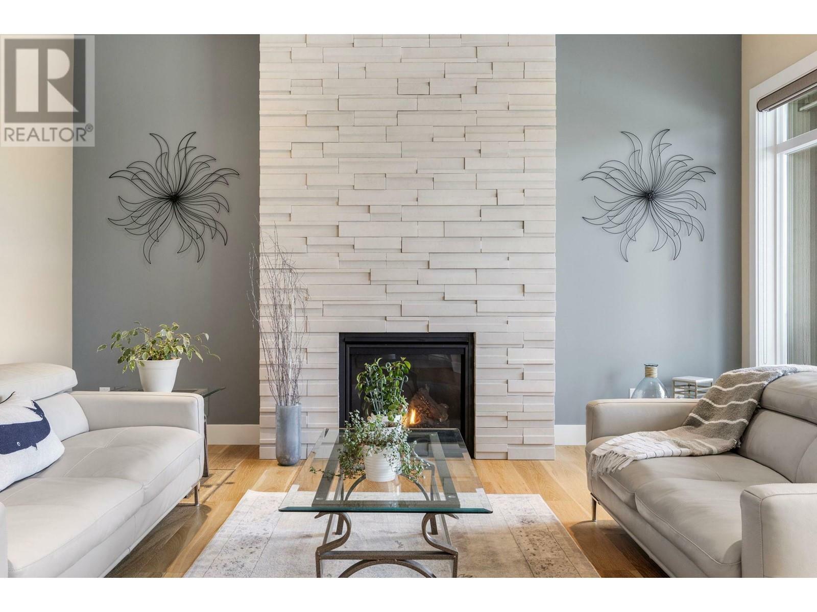 KELOWNA, British Columbia, V1P 1T1, CA, 4 Bedrooms Bedrooms, ,3 BathroomsBathrooms,Residential,For Sale,1837961