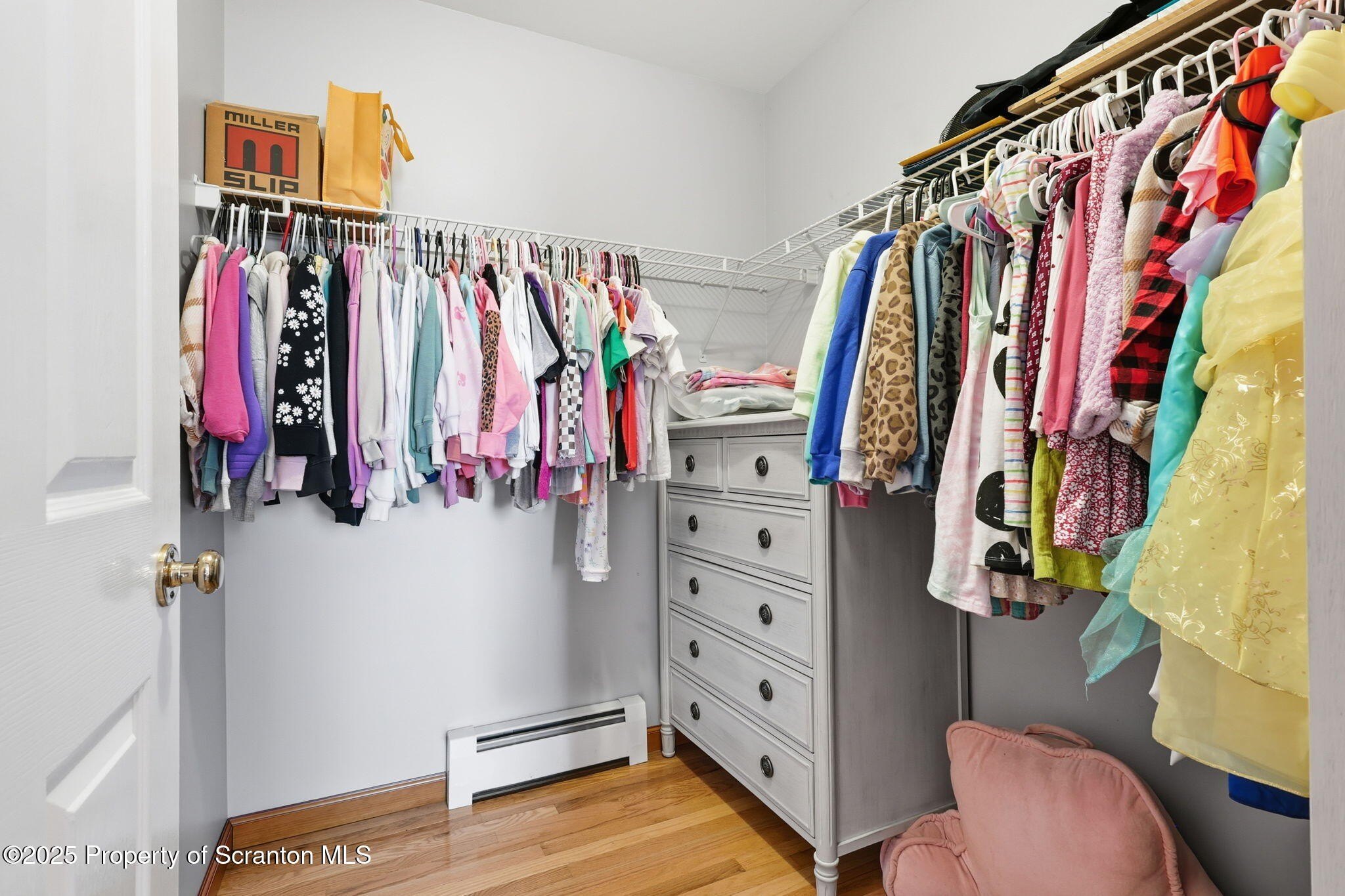 Clifford Twp, Pennsylvania, 18470, United States, 4 Bedrooms Bedrooms, ,3 BathroomsBathrooms,Residential,For Sale,1978908